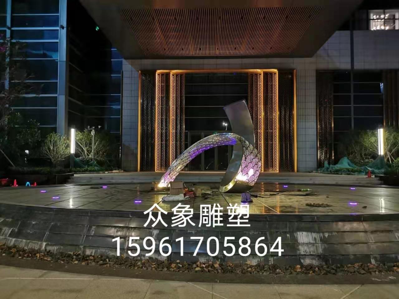 酒店門口雕塑