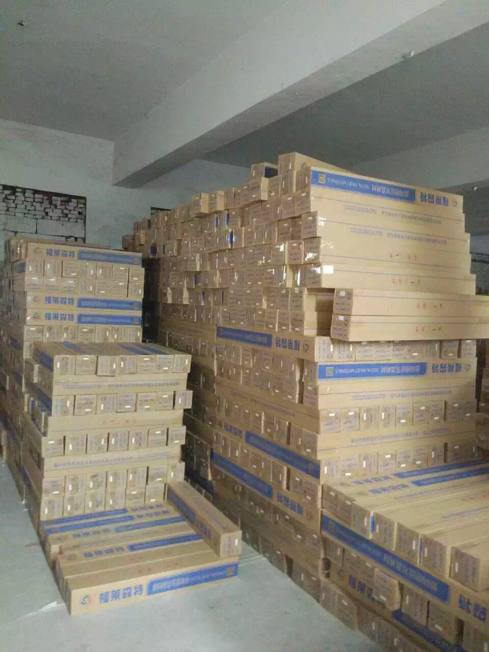 供應  噴繪布臨沂廣告材料批發(fā)臨沂噴繪布批發(fā)現(xiàn)貨充足發(fā)貨及時