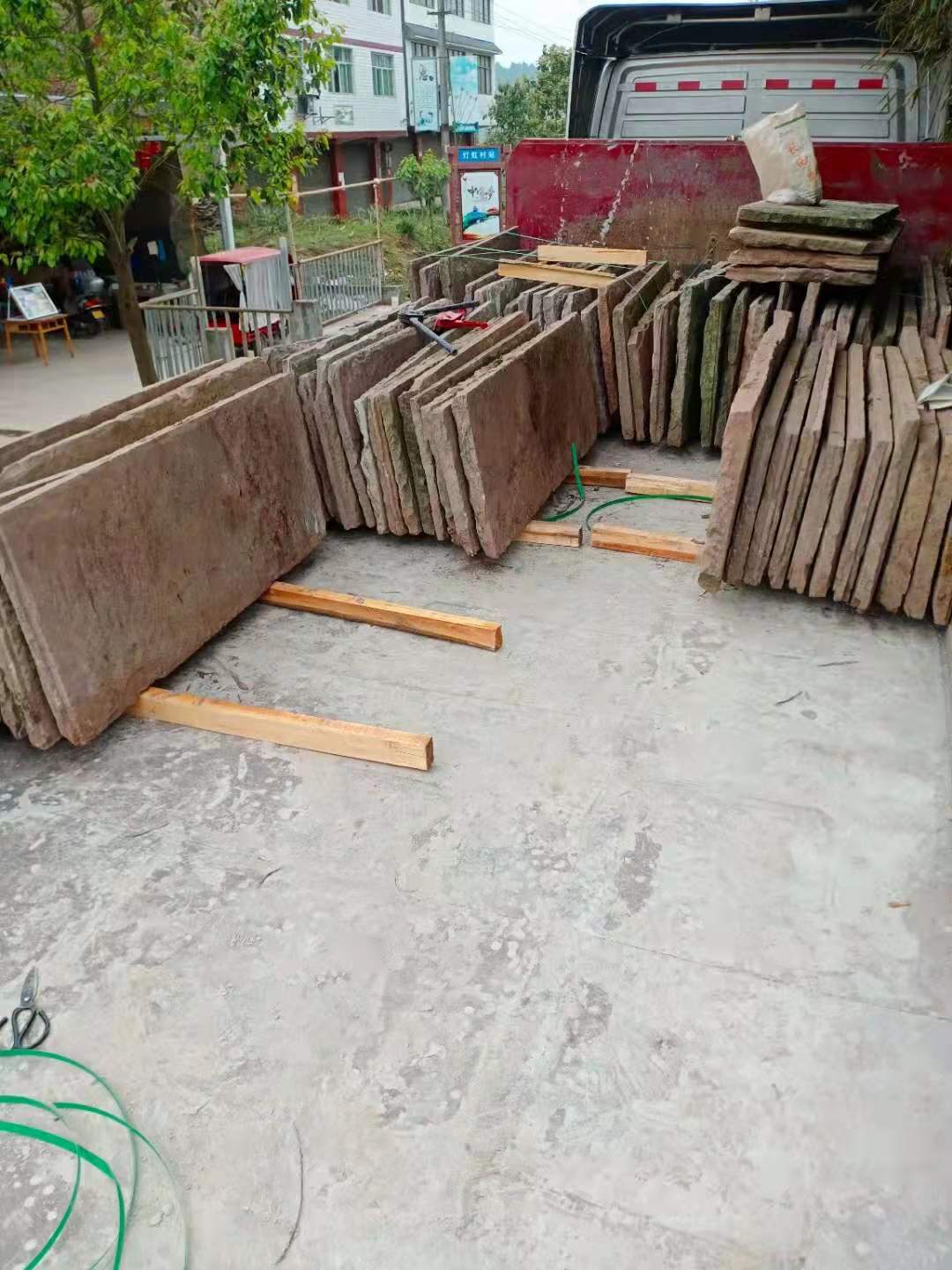 宜賓舊石板街老石板廠家批發(fā)電話舊石板樣子