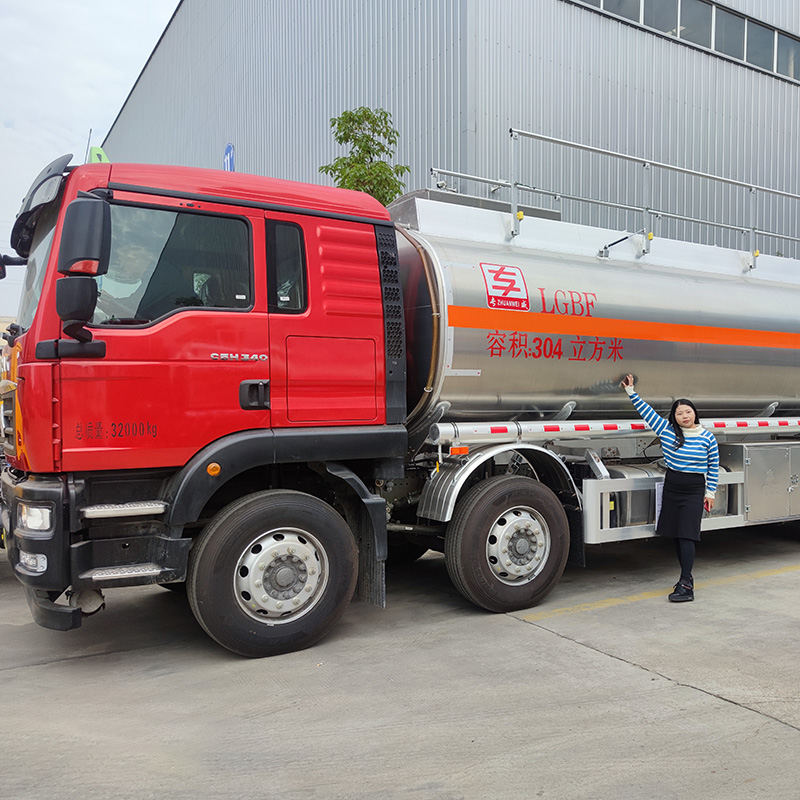 天20噸油罐車 天20噸運油車 湖北廠家現(xiàn)車直發(fā) 天20噸油罐車