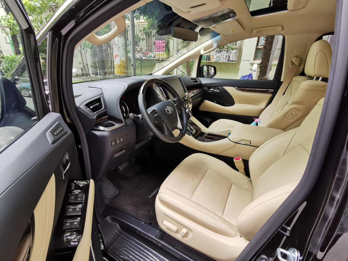 上海租車哪家好 24小時(shí)租車 租豐田ALPHARD  埃爾法租賃