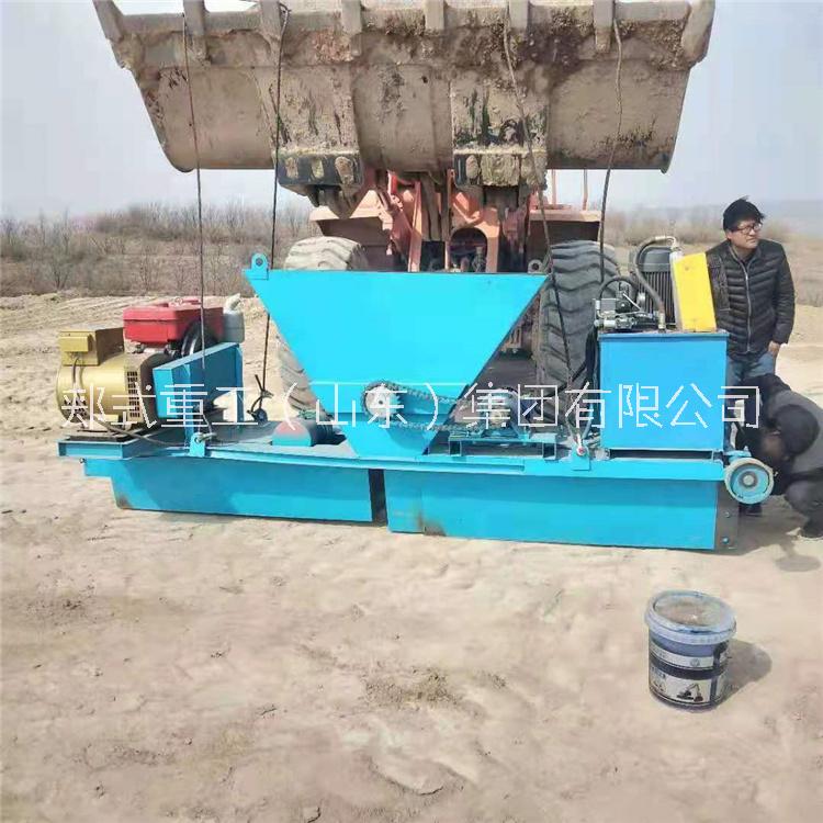 新疆定制水渠成型機(jī) 邊溝襯砌機(jī) 混凝土滑膜機(jī) 渠道成型機(jī)