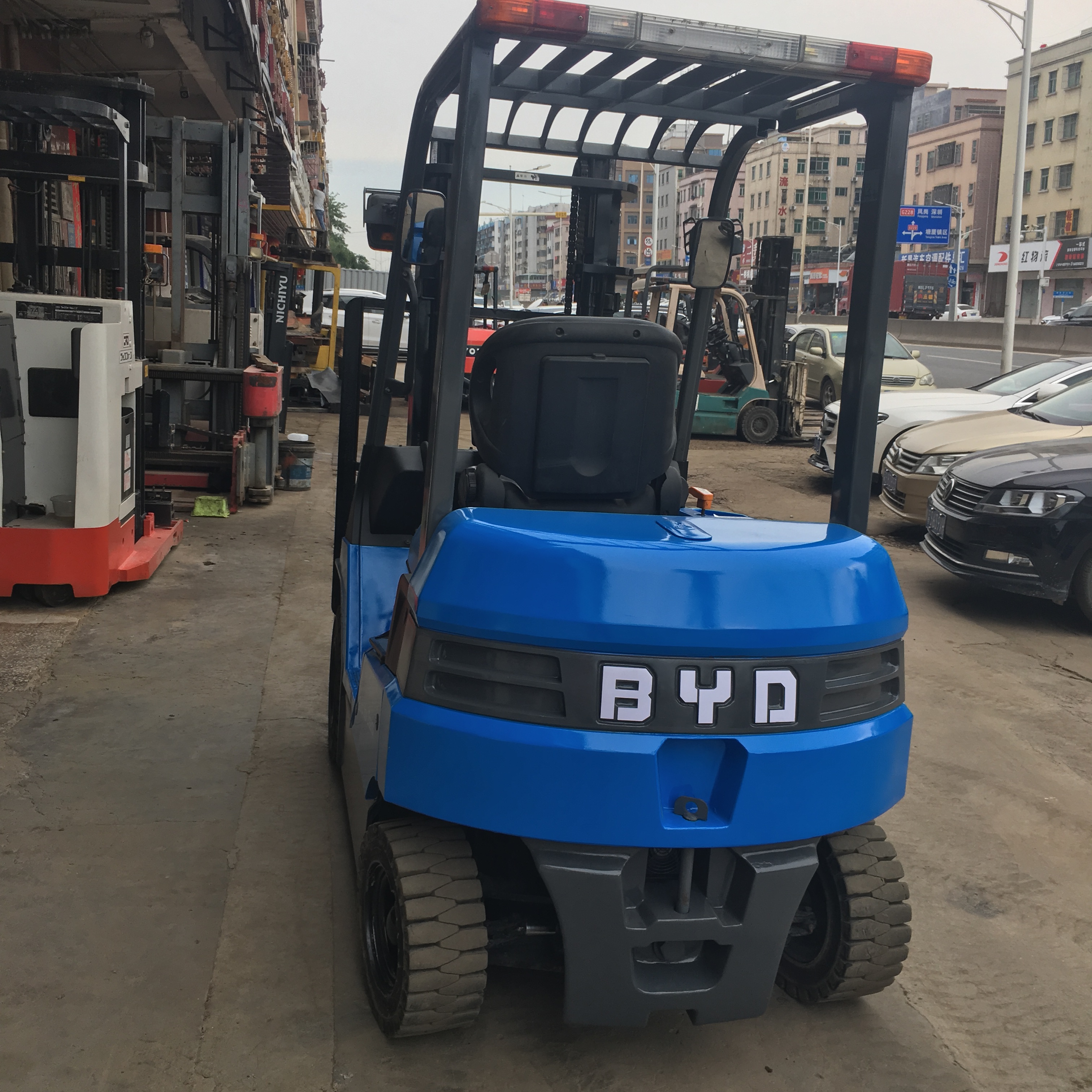 比亞迪鋰電池叉車二手2噸鋰電池叉車比亞迪叉車