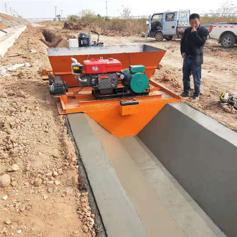 邊溝襯砌機(jī)、水渠滑膜機(jī)、液壓自走成型機(jī)