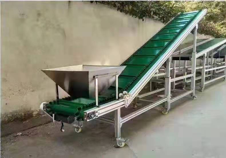 爬坡輸送機價格  爬坡輸送機廠家