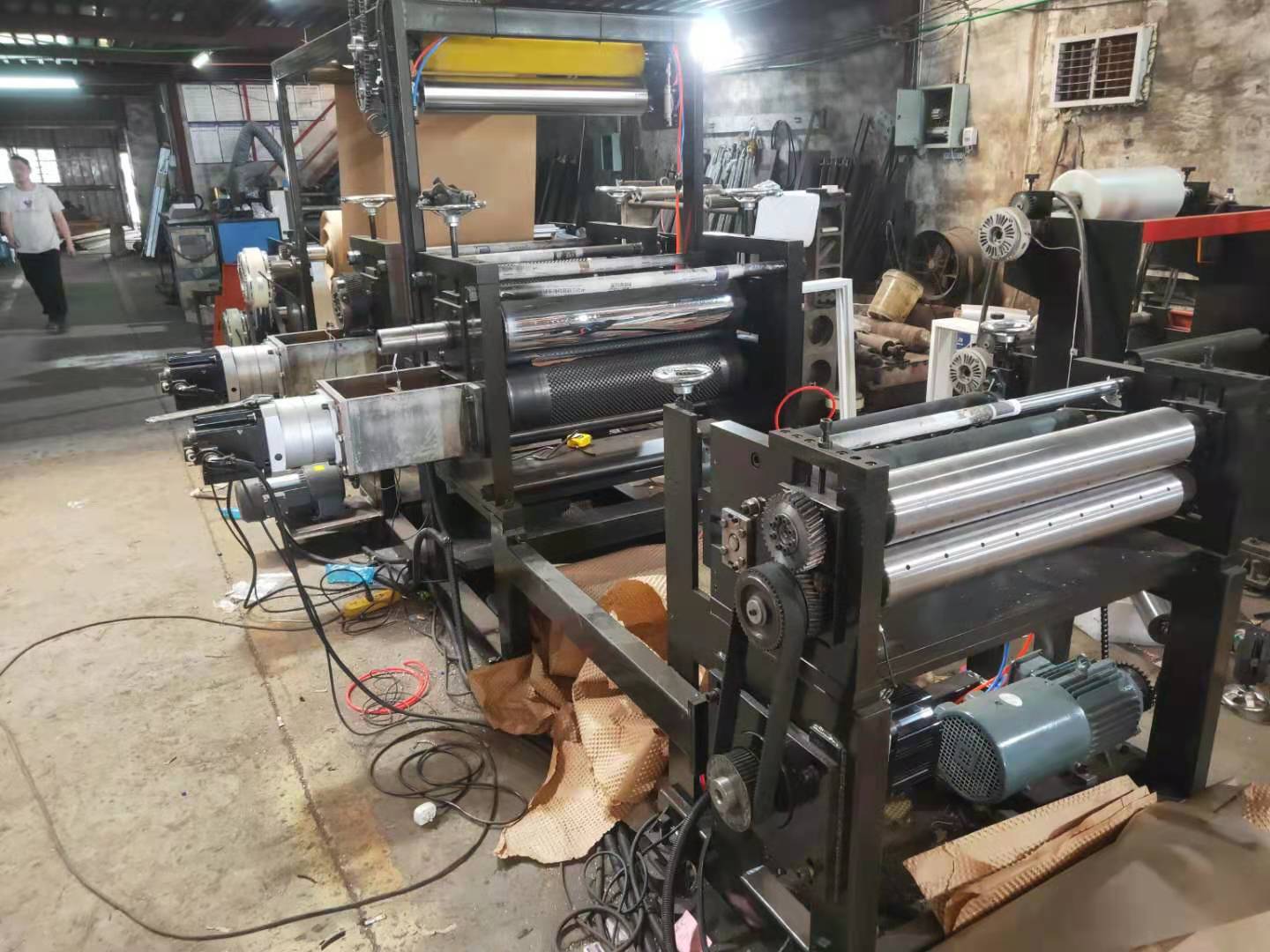 尼紋局部折光凹凸深壓紋機(jī) 折光凹凸深壓紋機(jī)