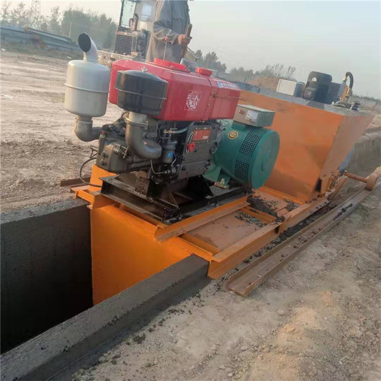 液壓自走水渠機(jī) 梯形渠道襯砌機(jī) 排水溝渠道混凝土一次現(xiàn)澆水渠機(jī)
