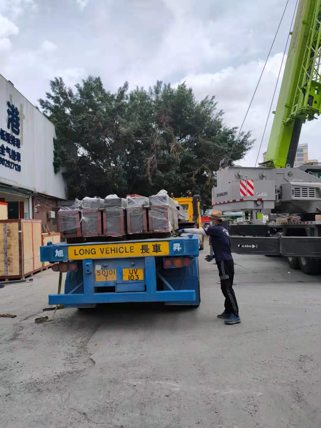香港超重超長超寬超高機(jī)器設(shè)備運(yùn)輸 香港平板車、吊臂車、矮排車