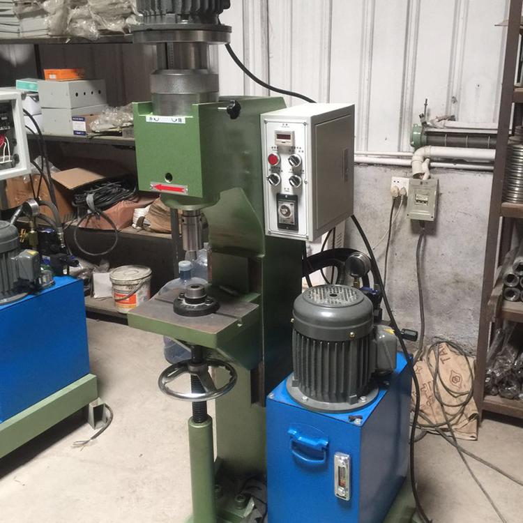中型旋鉚機(jī)定制_氣壓旋鉚機(jī)供應(yīng)商