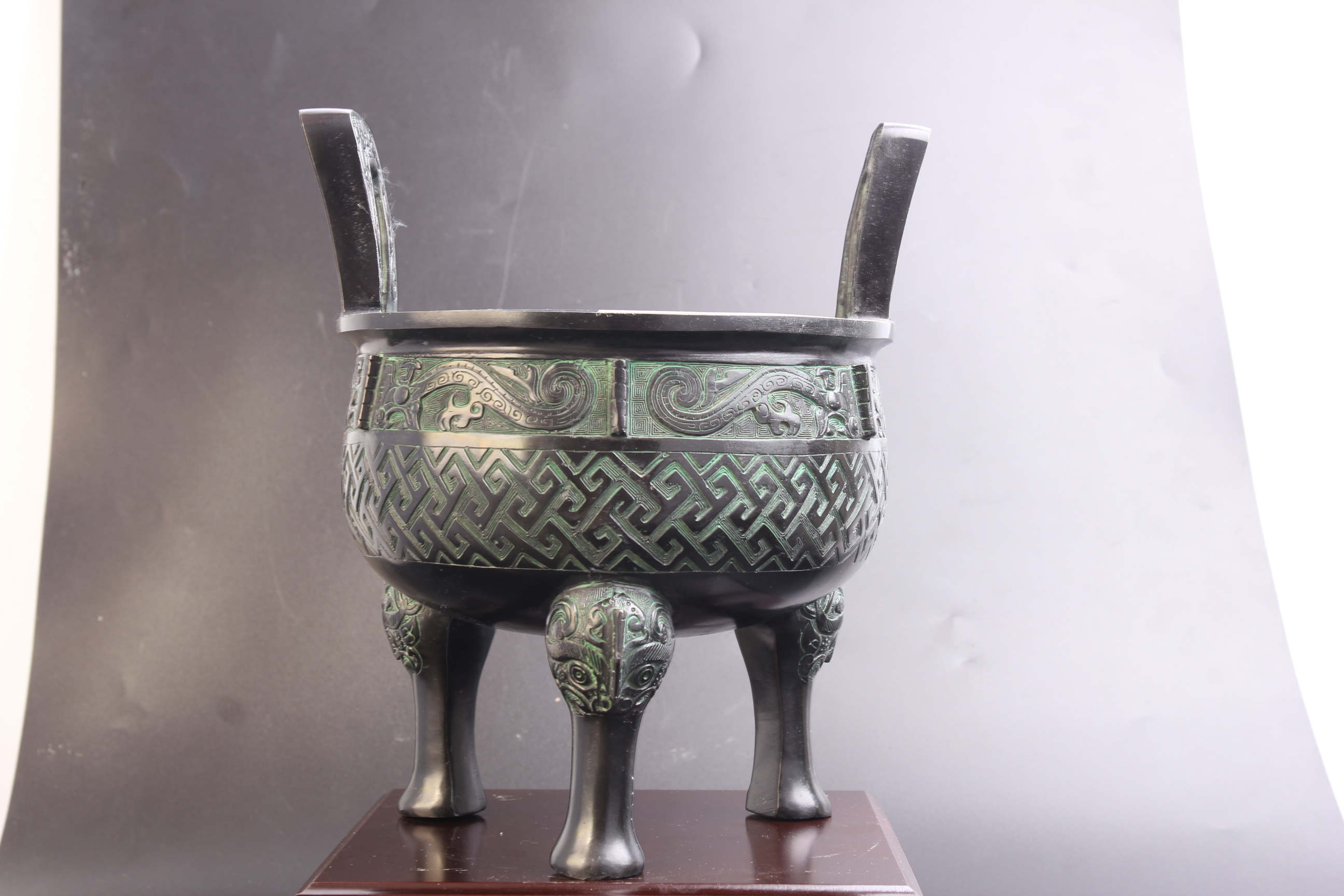 仿古青銅器擺件勾連紋鼎工藝品節(jié)日禮品漢婚影視道具定制