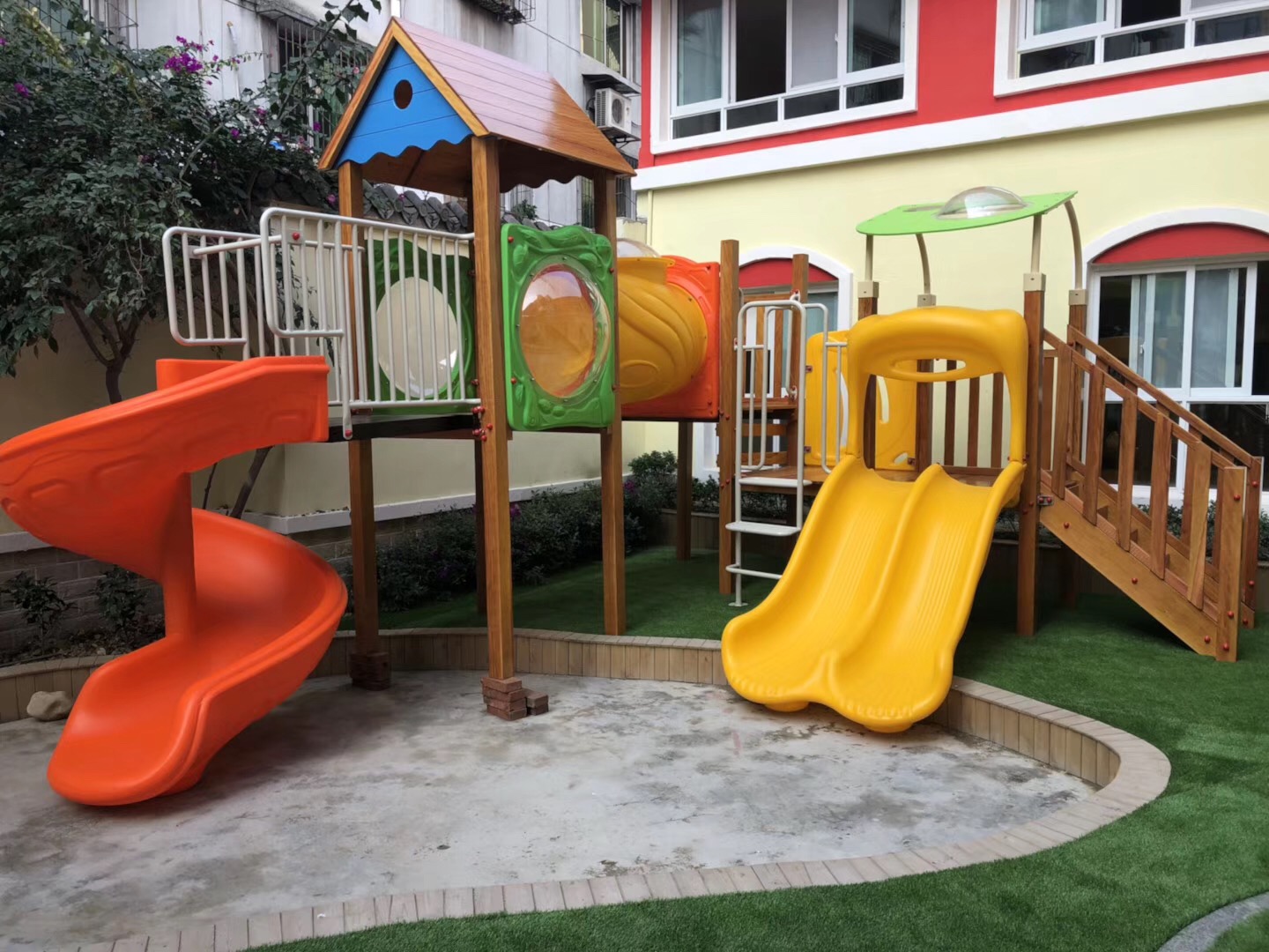 深圳組合型兒童滑梯安裝維護(hù)
