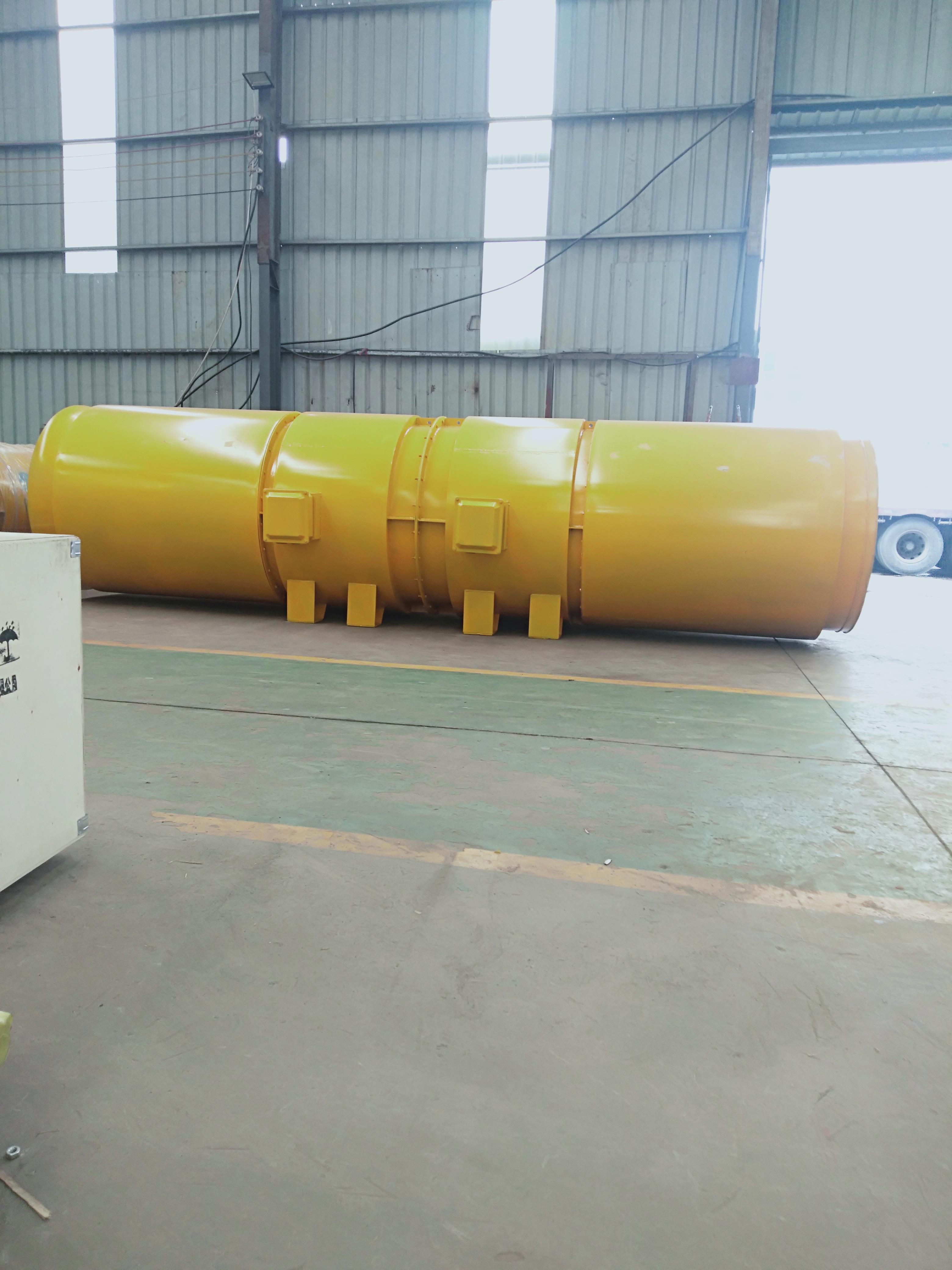 山東隧道風(fēng)機(jī)廠家，批發(fā)價(jià)格，供貨商采購就找山東雙力節(jié)能環(huán)?？萍加邢薰?  title=