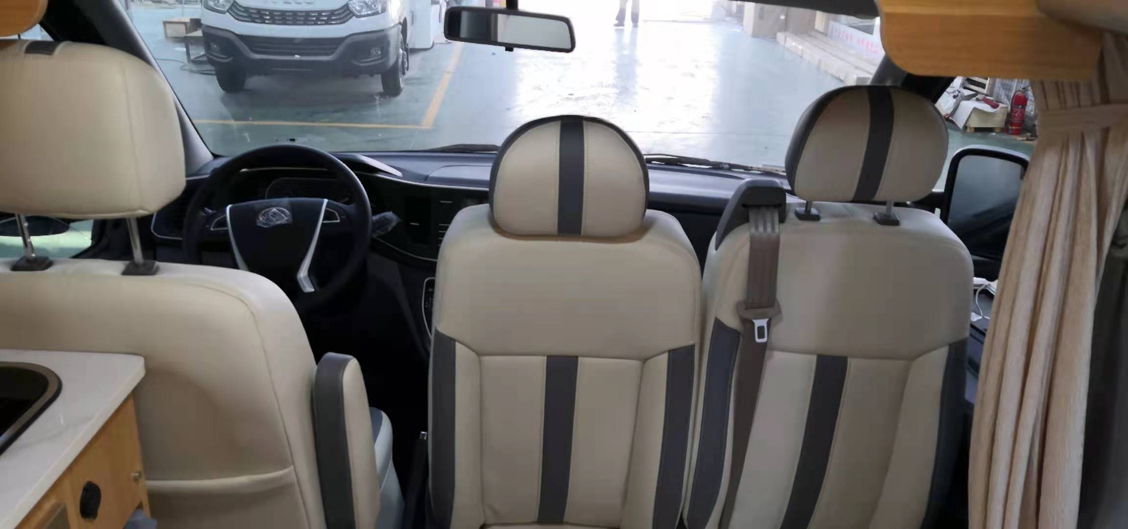 大通V80B型房車  房車生產(chǎn)廠家  V80B型房車報(bào)價(jià)  自動(dòng)擋B型房車