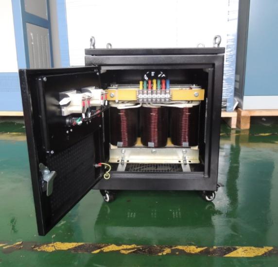 廠家供應(yīng)380V三相光伏隔離變壓器 低電壓大電流變壓器 1:1隔離 SG-15KVA