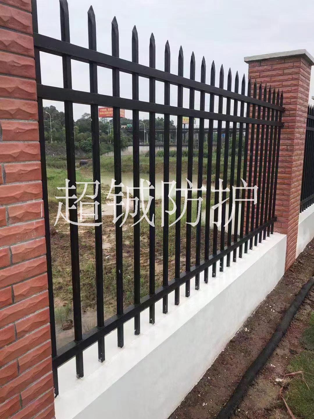 鋅鋼護(hù)欄鋅鋼圍墻柵欄廠家圍墻欄桿圍墻護(hù)欄廠家 廠區(qū)圍欄學(xué)校院墻
