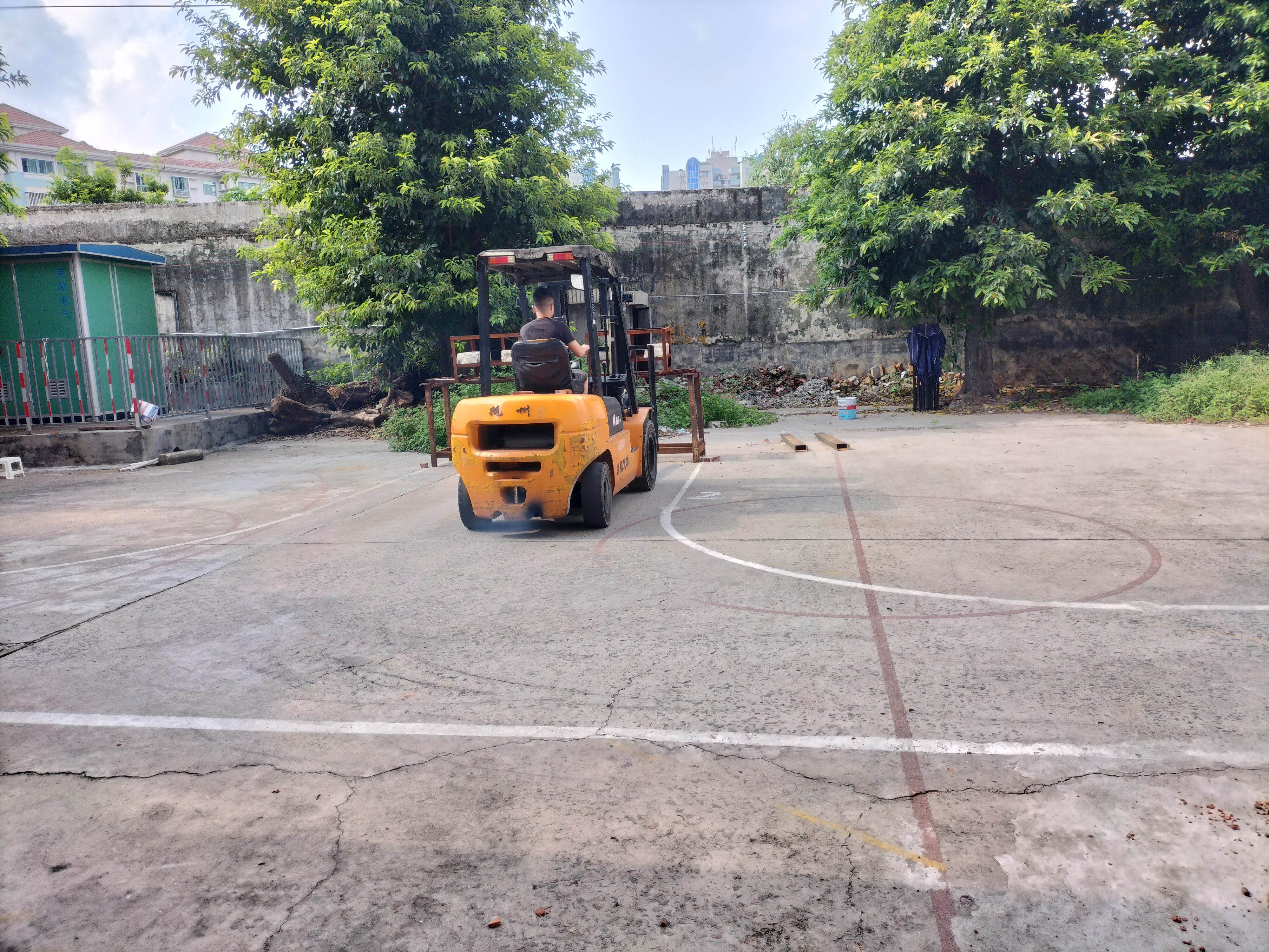 佛山叉車培訓(xùn)機(jī)構(gòu)、培訓(xùn)中心、多少錢、報(bào)價(jià)【佛山市禪城區(qū)恒輝叉車駕駛員培訓(xùn)咨詢服務(wù)部】