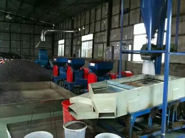 橡膠磨粉機(jī)