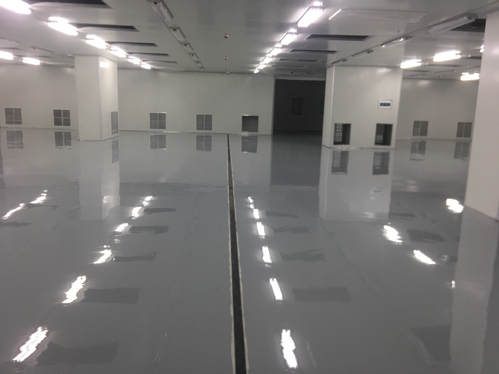 三亞潔凈車間地板漆供應(yīng)商施工工程承接電話