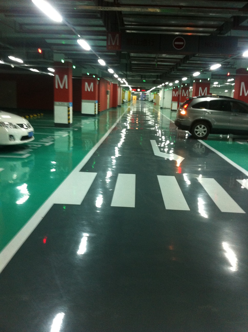 地下停車場地板漆-車庫環(huán)氧地坪漆工程-138-2358-1626-