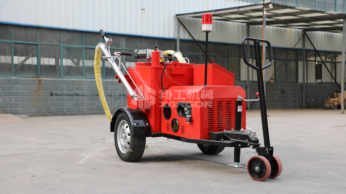 牽引式瀝青修補(bǔ)車