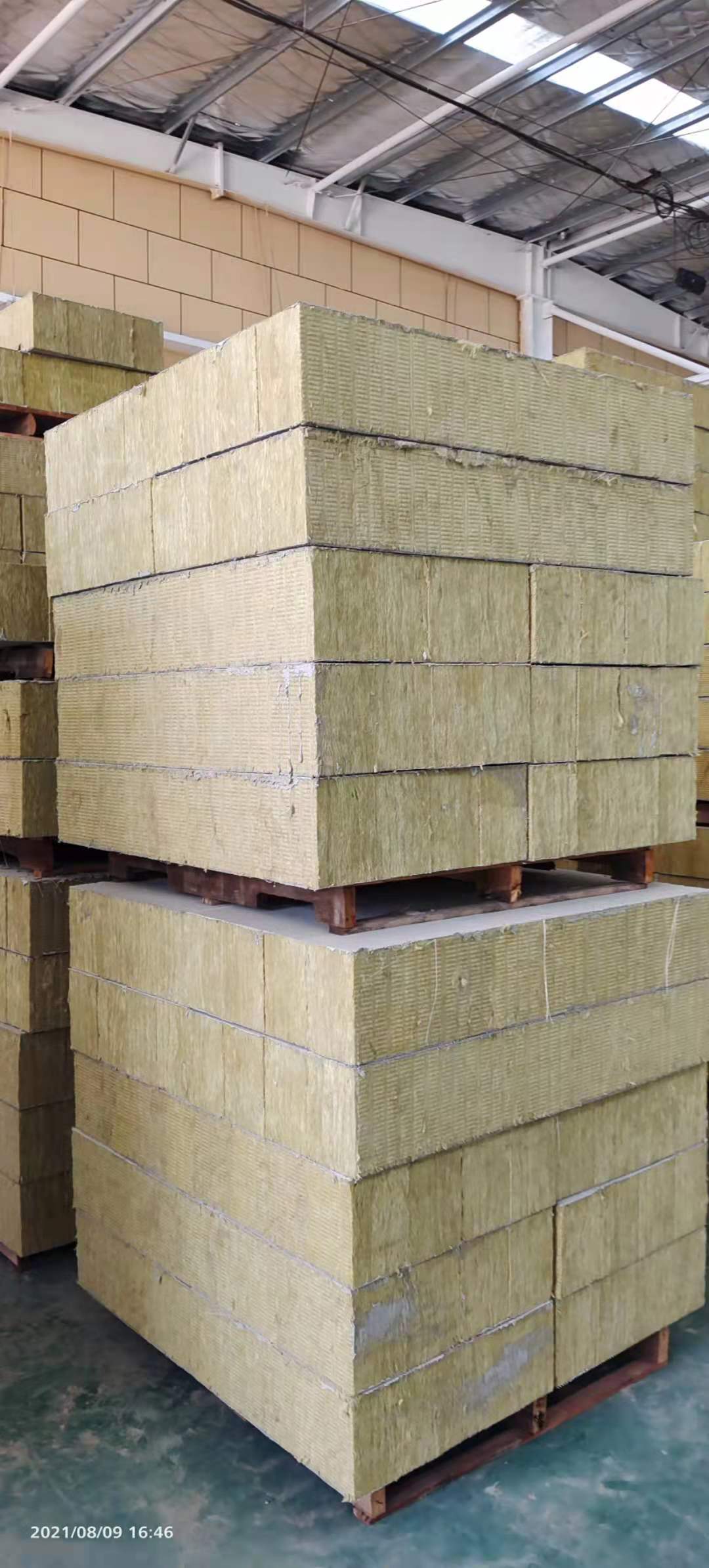 河北外墻巖棉復(fù)合板生產(chǎn)廠家