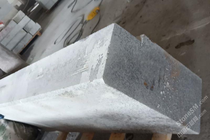 湖北芝麻白路沿石批發(fā)廠家