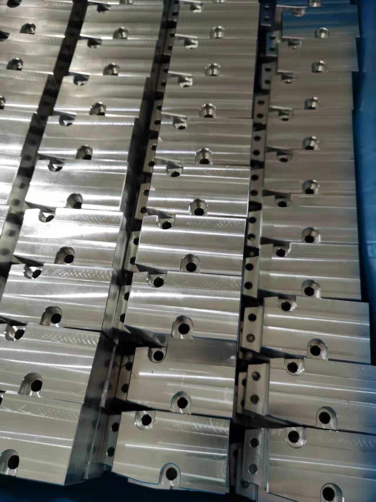 寧波鋁件加工、CNC加工中心