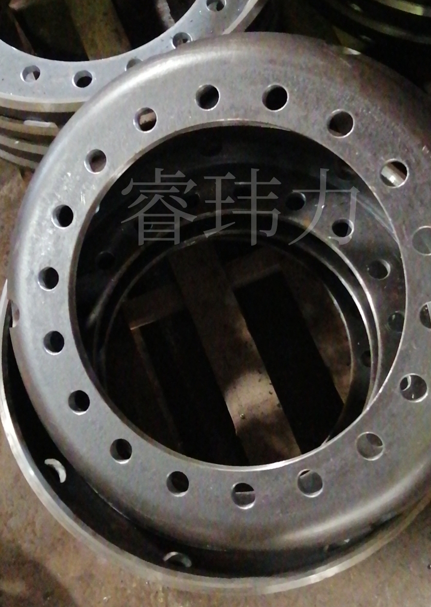 同力105礦寬體車鋼圈頂輪輻