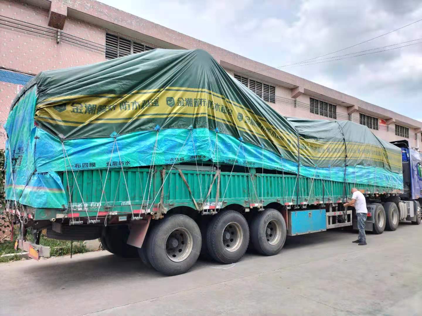 東莞至鎮(zhèn)江廂車甩板 平板車運(yùn)輸 整車零擔(dān) 大件貨運(yùn)物流時(shí)效  東莞到鎮(zhèn)江往返運(yùn)輸