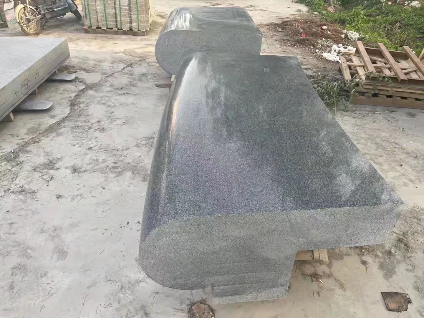 章丘黑異型加工  芝麻黑地鋪石材  芝麻黑墓碑加工廠家    芝麻黑花崗巖 芝麻黑自然面 常年供應(yīng)