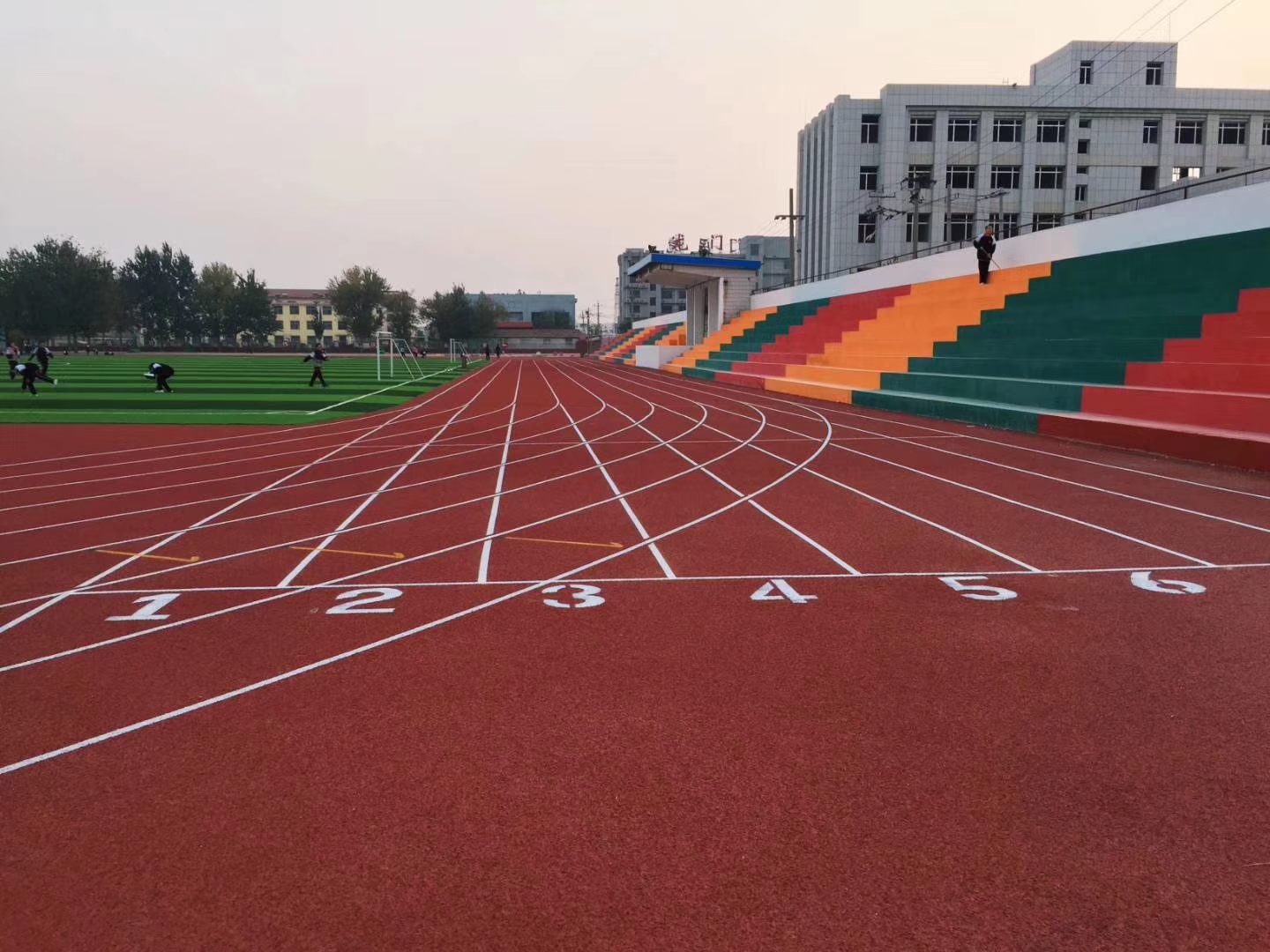 星翼塑膠跑道硅PU籃球場(chǎng)體育地墊