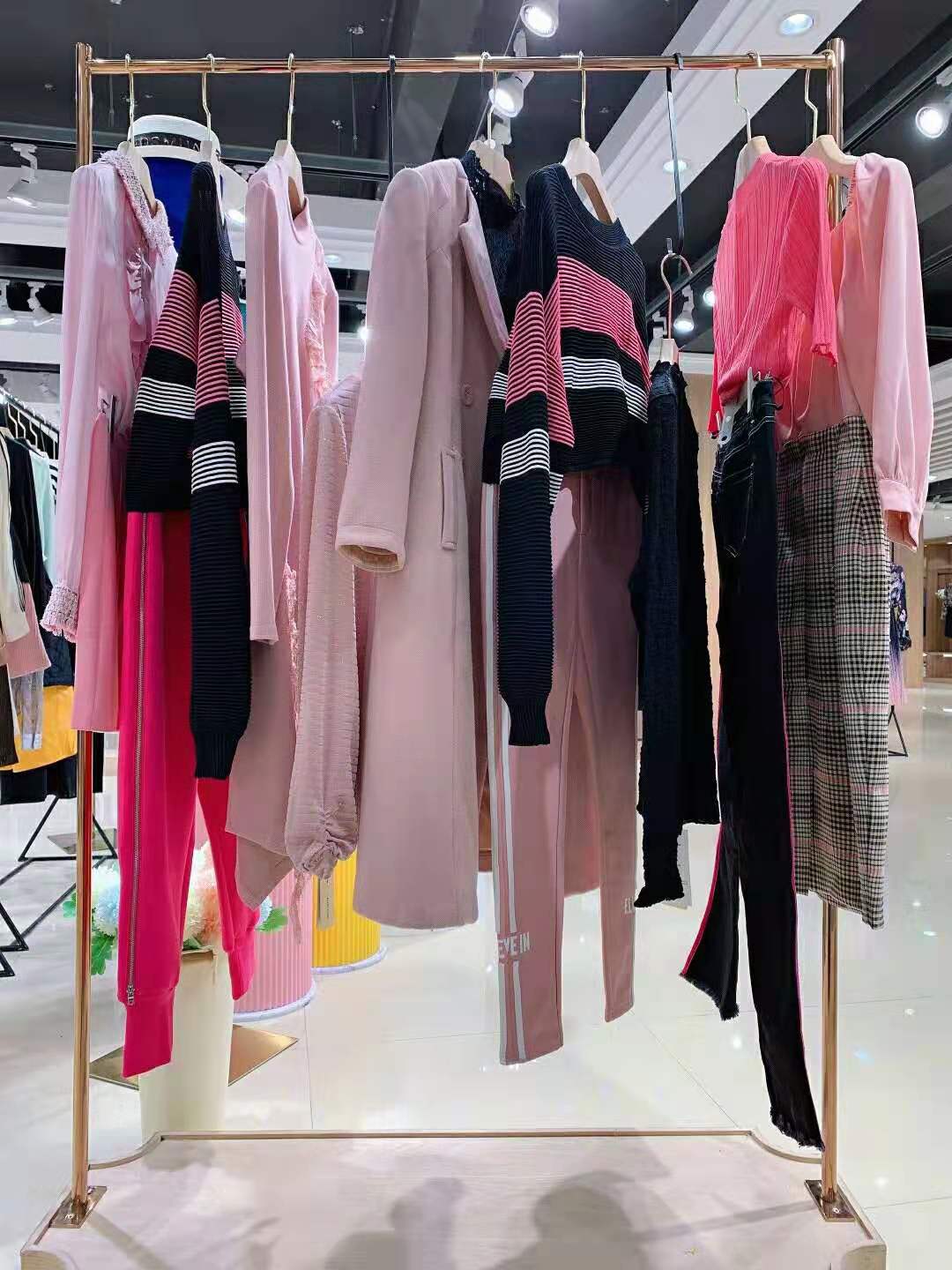 歐式輕奢潮牌尼歐2021秋品牌折扣女裝批發(fā) 工廠尾貨直發(fā) 尼歐2021秋