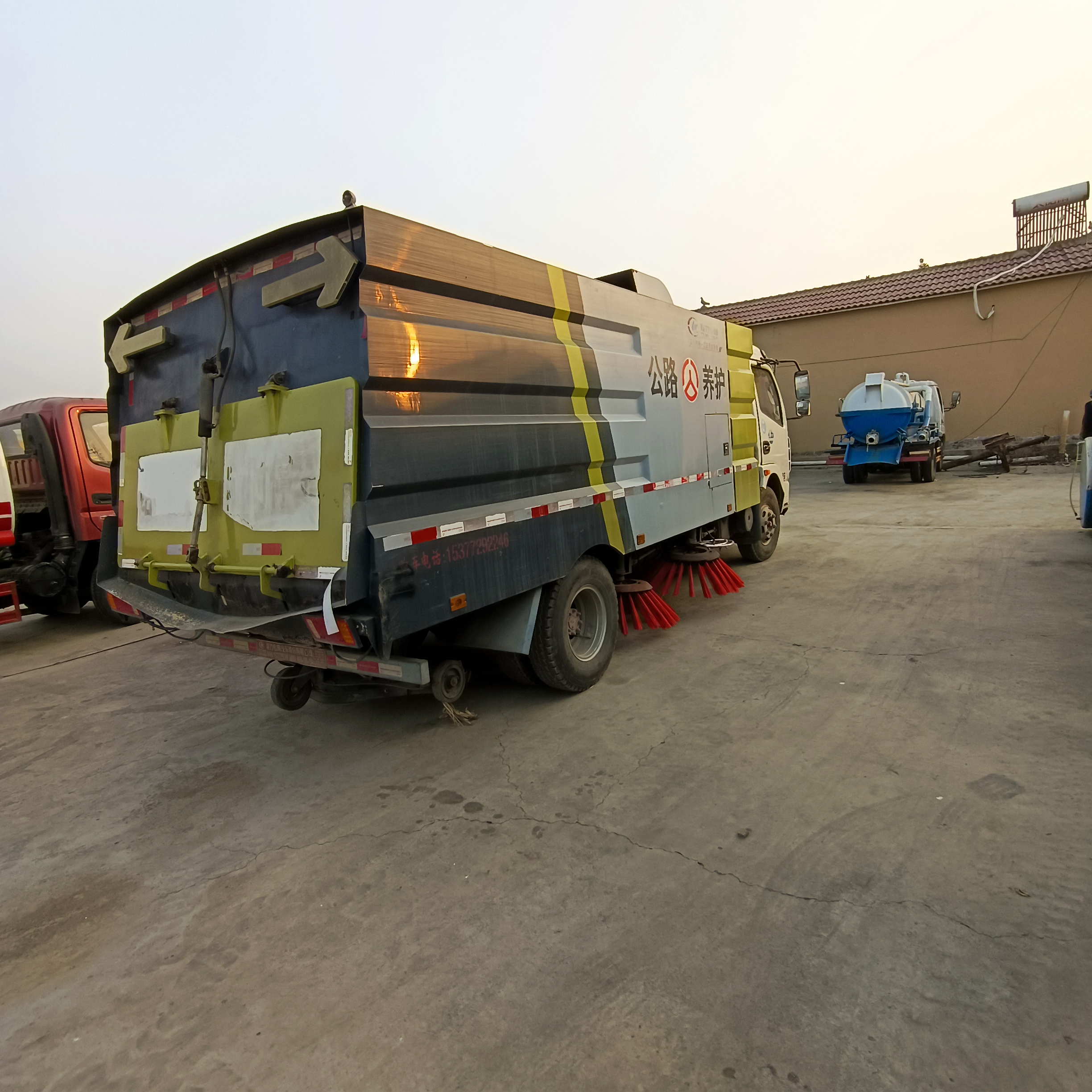 掃路車價(jià)格,訂制掃路車【順景汽車服務(wù)有限公司】