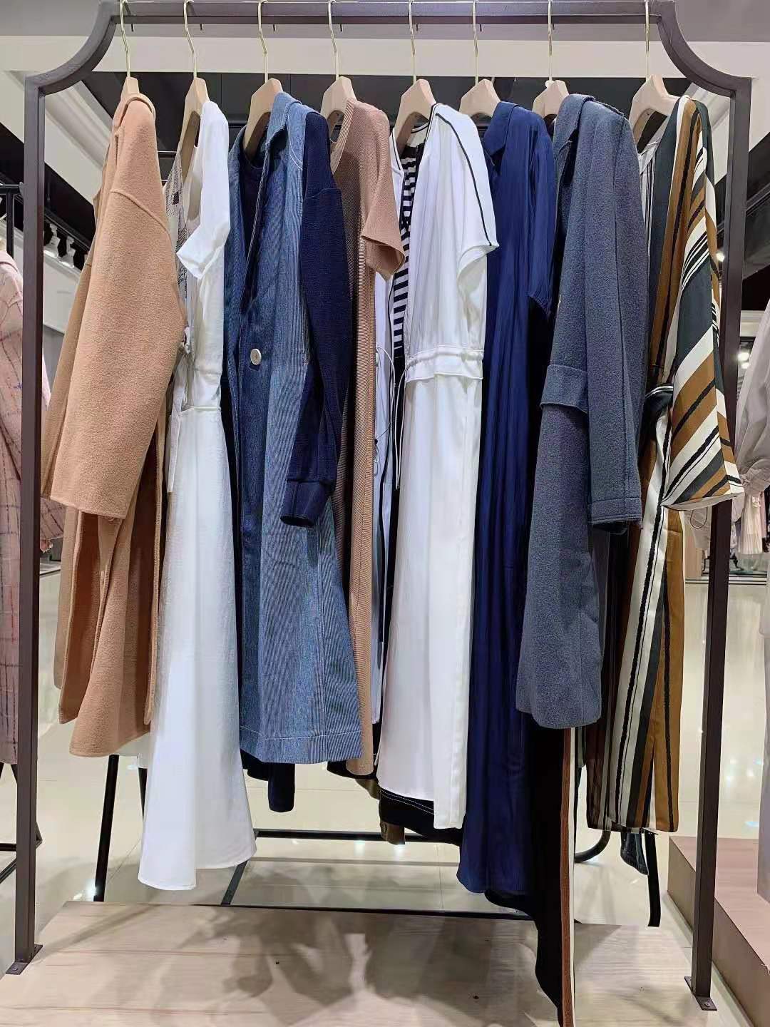品牌瑪塞莉2021秋冬時(shí)尚品牌折扣女裝尾貨批發(fā)