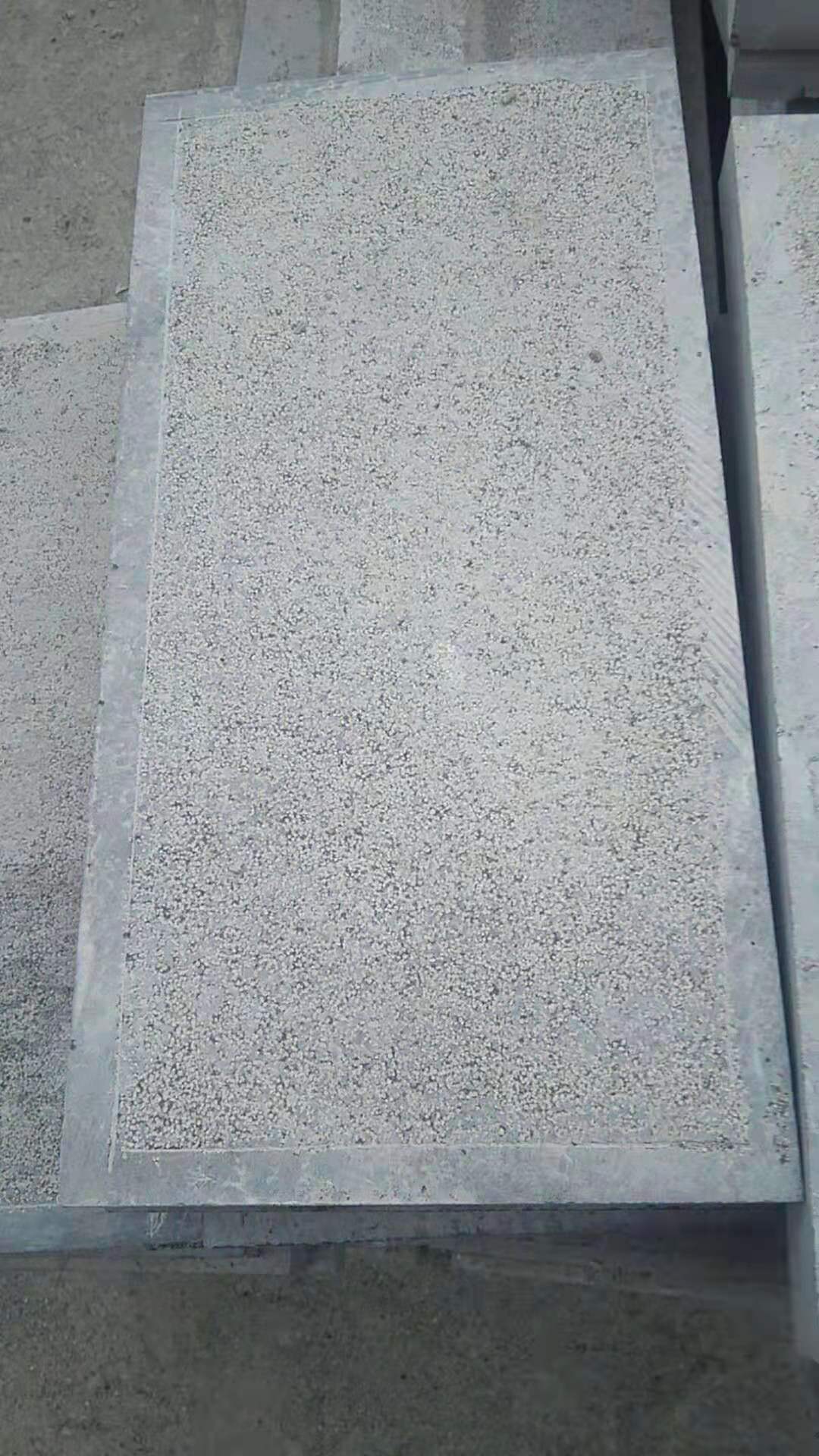 供應(yīng)青石、剁斧面青石、荔枝面青石、青石火燒面、青石亞光面廠家-批發(fā)-定做-嘉祥縣強(qiáng)龍石雕工藝品廠