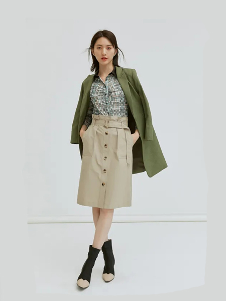 原創(chuàng)設計師品牌思慕緹2021品牌折扣女裝貨源批發(fā)渠道