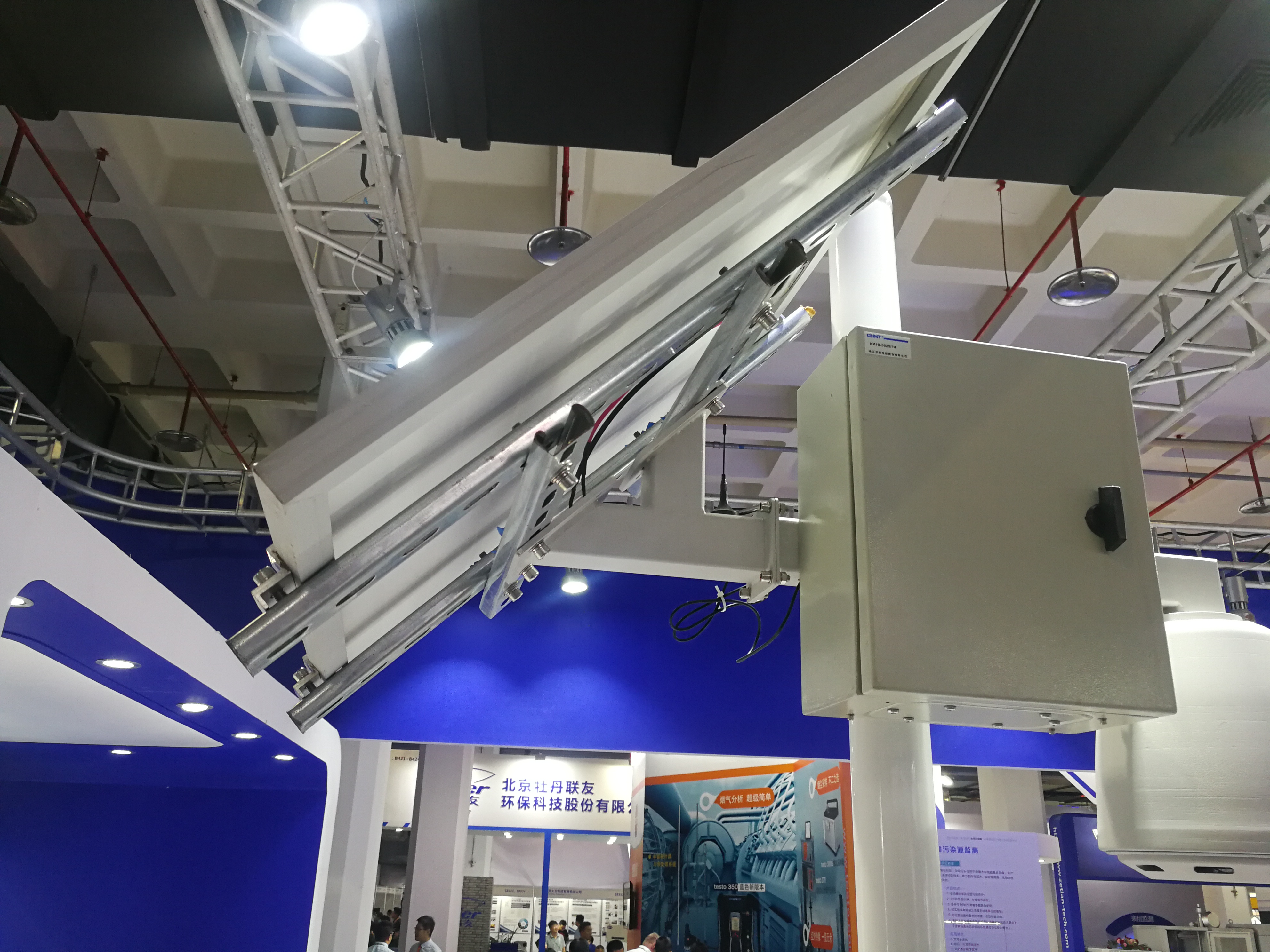 PM2.5太陽能監(jiān)測發(fā)電系統(tǒng)  易達光電車載吸附式PM2.5監(jiān)測 揚塵噪音實時監(jiān)測太陽能發(fā)電