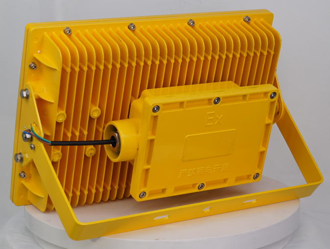 煉化廠高桿BFC8115LED防爆泛光燈150W廠家供應(yīng)