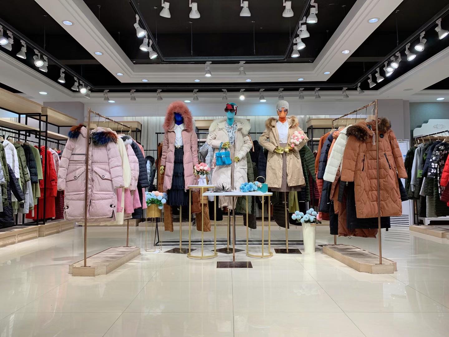 組合羽絨服朗曼笛/帝素2021冬裝廣州尾貨批發(fā)市場一手貨源