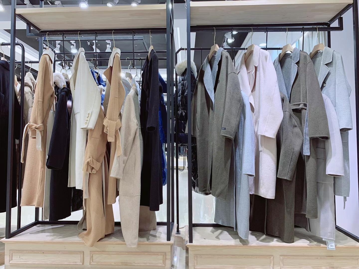 愛瑪詩菲羊絨大衣2021年冬裝品牌折扣女裝尾貨批發(fā)