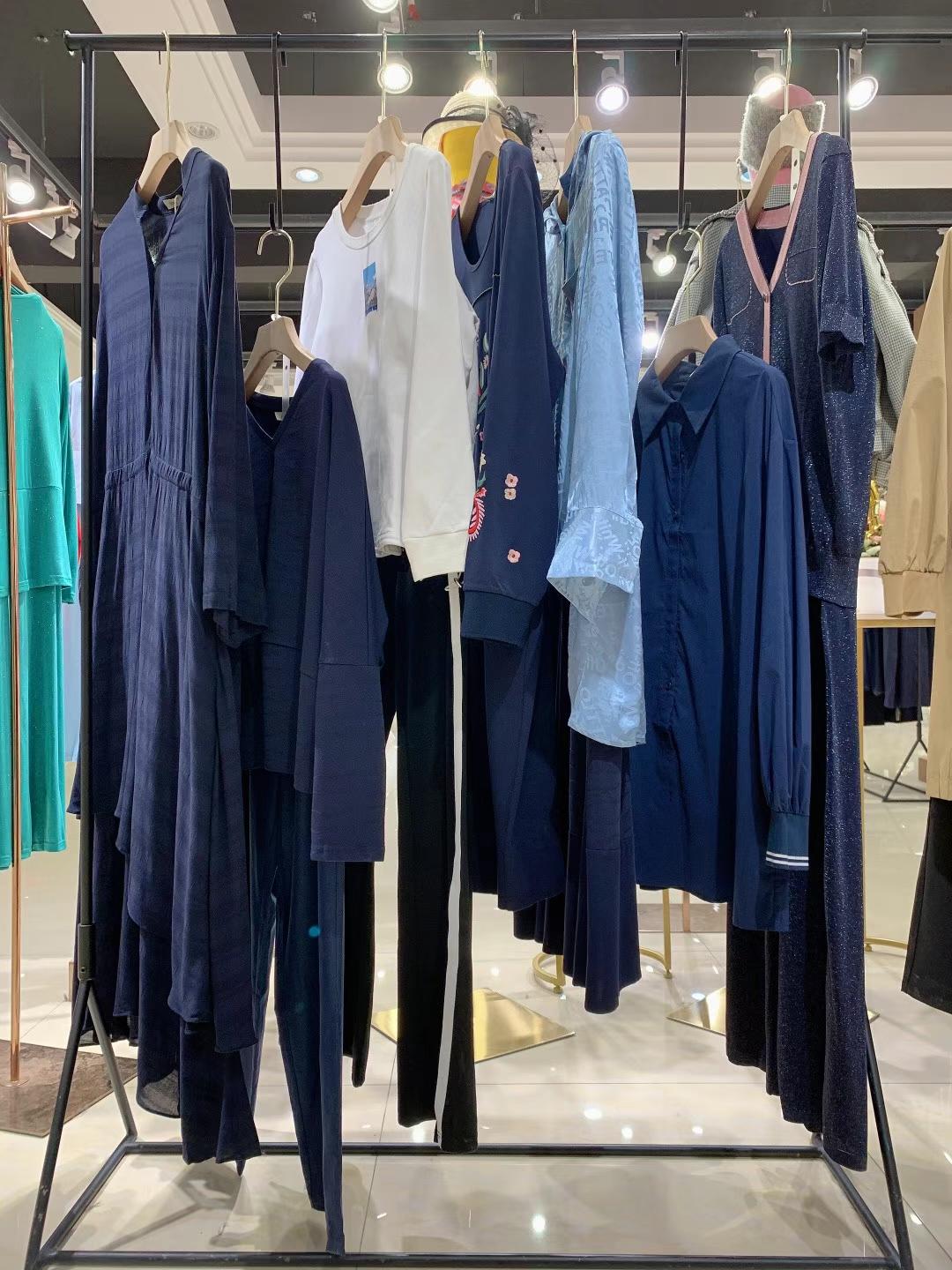 香港大淑女裝品牌莉佳麗2022春裝高 端商場(chǎng)專柜撤柜女裝尾貨批發(fā)