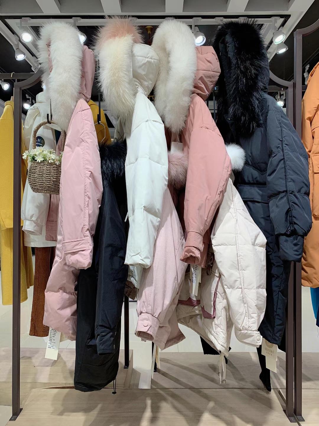 西樹影黛2021冬當(dāng)季新款品牌折扣女裝庫存尾貨一手貨源批發(fā)
