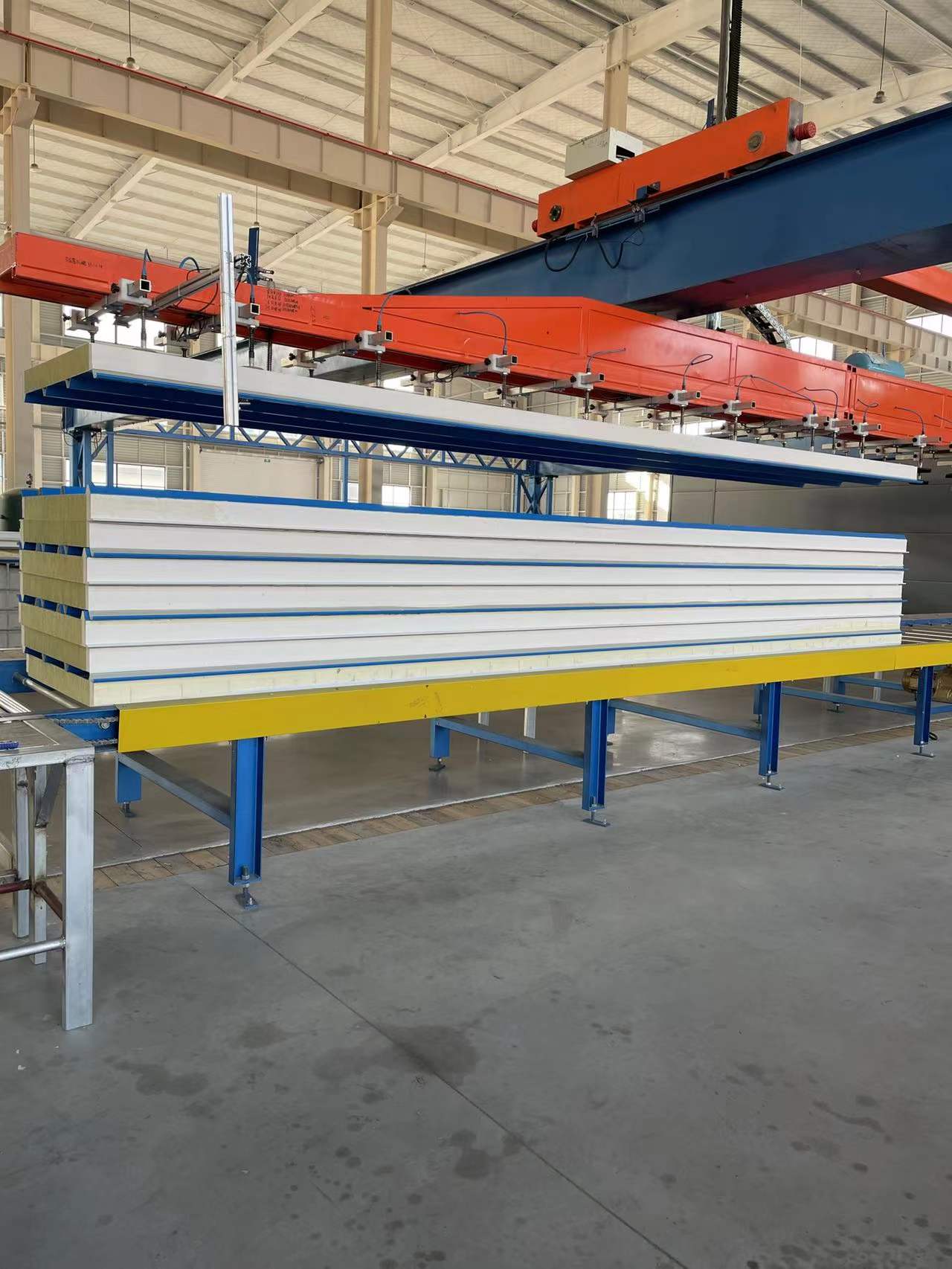 上海巖棉夾芯板生產(chǎn)廠家