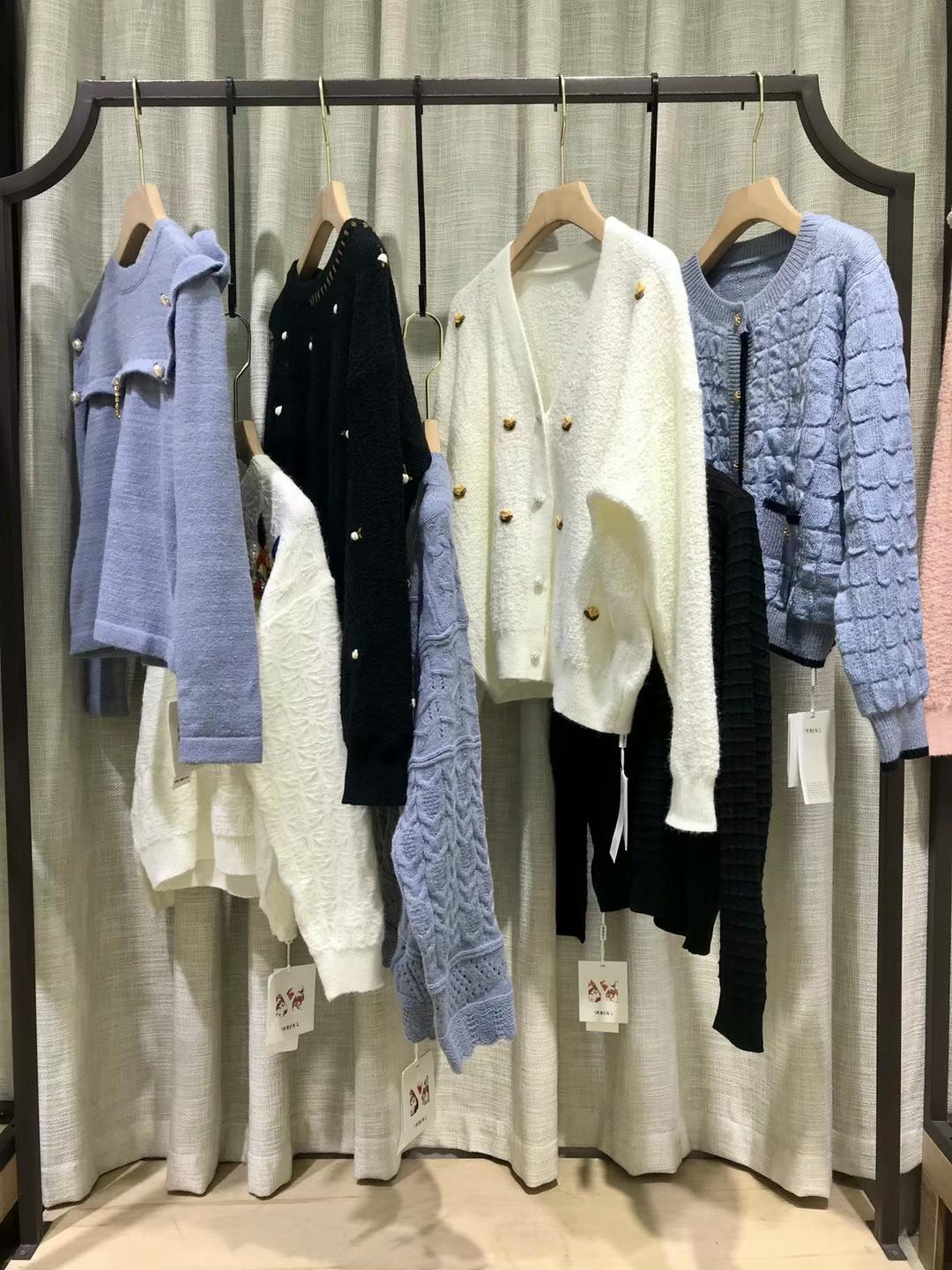 云伊毛衣2021秋裝當(dāng)季新款專柜精 品女裝庫(kù)存尾貨批發(fā)
