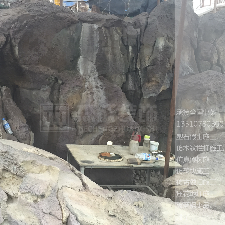 仿真石頭報(bào)價(jià)、仿真石頭廠家、仿真石頭施工、仿真石頭工藝、仿真假樹，仿木護(hù)欄，公園仿木欄桿 假石