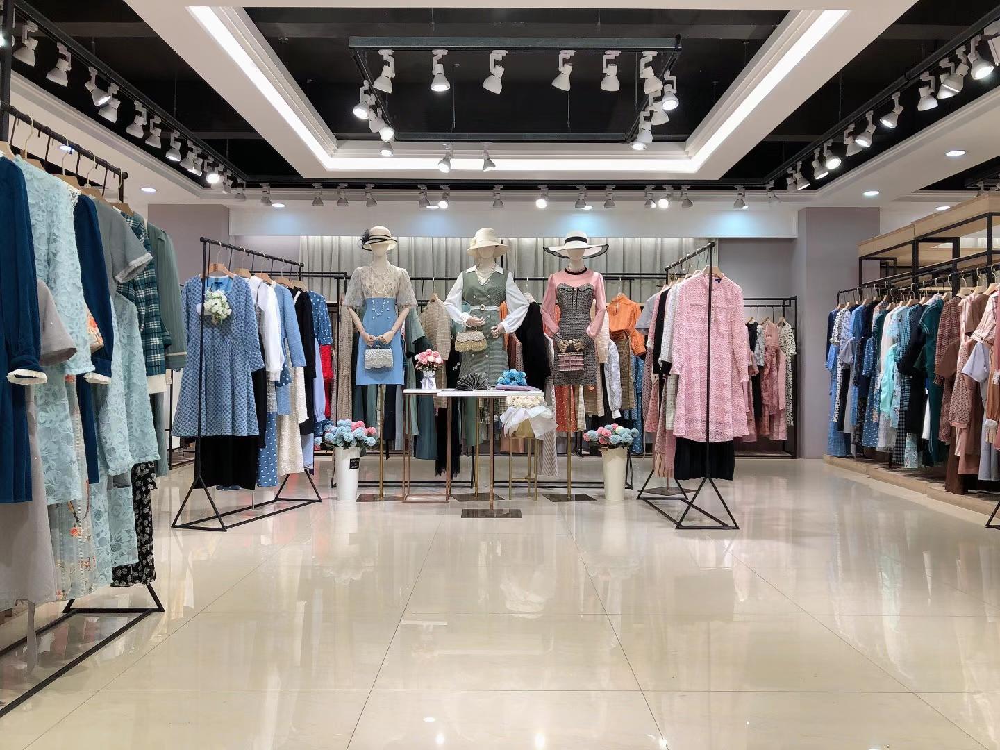 深圳品牌恩裳2022春裝品牌女裝折扣批發(fā)高 檔專(zhuān)柜店介紹