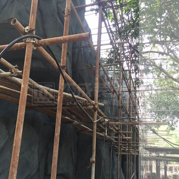 公園仿木欄桿報(bào)價(jià)、公園仿木欄桿廠家、公園仿木欄桿施工、公園仿木欄桿工藝、仿真假樹，假樹仿真，仿木護(hù)欄，公園仿木欄桿