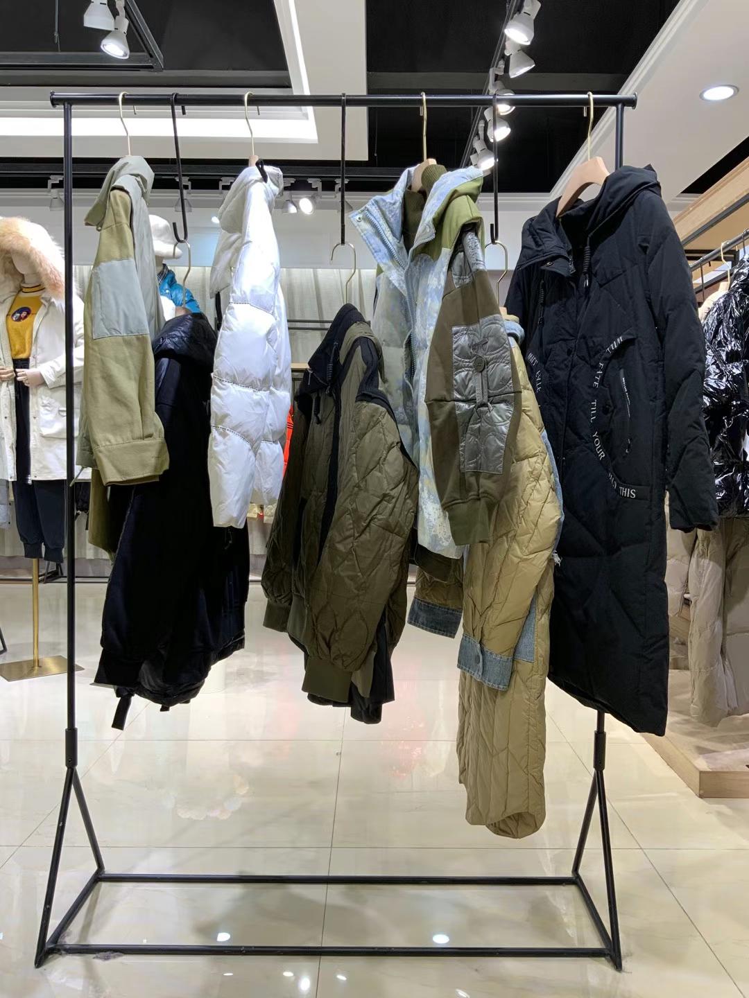 熙蘭雅Cilaya羽絨服2021冬精 品女裝折扣尾貨走份批發(fā) 明星同款羽絨服走份批發(fā)