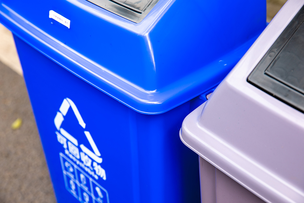 云南曲靖 小型55L彈蓋垃圾桶 環(huán)衛(wèi)垃圾桶 塑料垃圾桶 重慶廠家