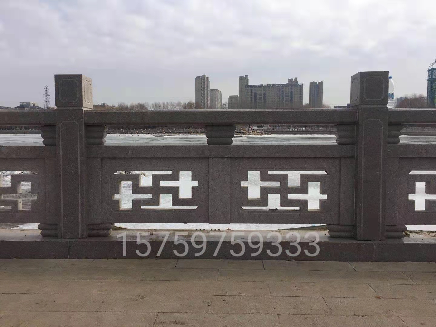 福建石材欄桿  河道石材護(hù)欄   石雕欄桿  芝麻白石欄桿 鏤空石材欄桿-億眾石業(yè)